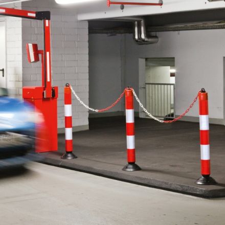 Traffic Posts – with Chain Eyes