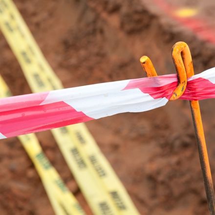 Barrier Tape 70mm x 500m - Red/White 500m